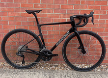 Load image into Gallery viewer, Berria Belador 7.1 105 Di2 Black/Black